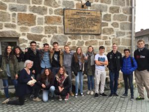 Les 15 lycéens "Ambassadeurs de la mémoire du Plateau" en 2016/2017